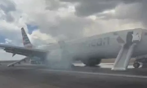 టేకాఫ్‌  అవుతుండగా విమానంలో మంటలు... వీడియో వైరల్!