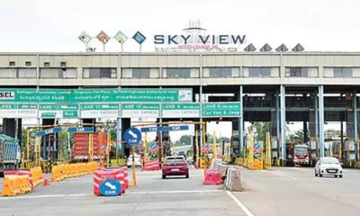 అదిరే ఐడియా: టోల్ గేట్ పైన రెస్టారెంట్.. ఏపీలో ఎక్కడంటే? అదిరే ఐడియా: టోల్ గేట్ పైన రెస్టారెంట్.. ఏపీలో ఎక్కడంటే?