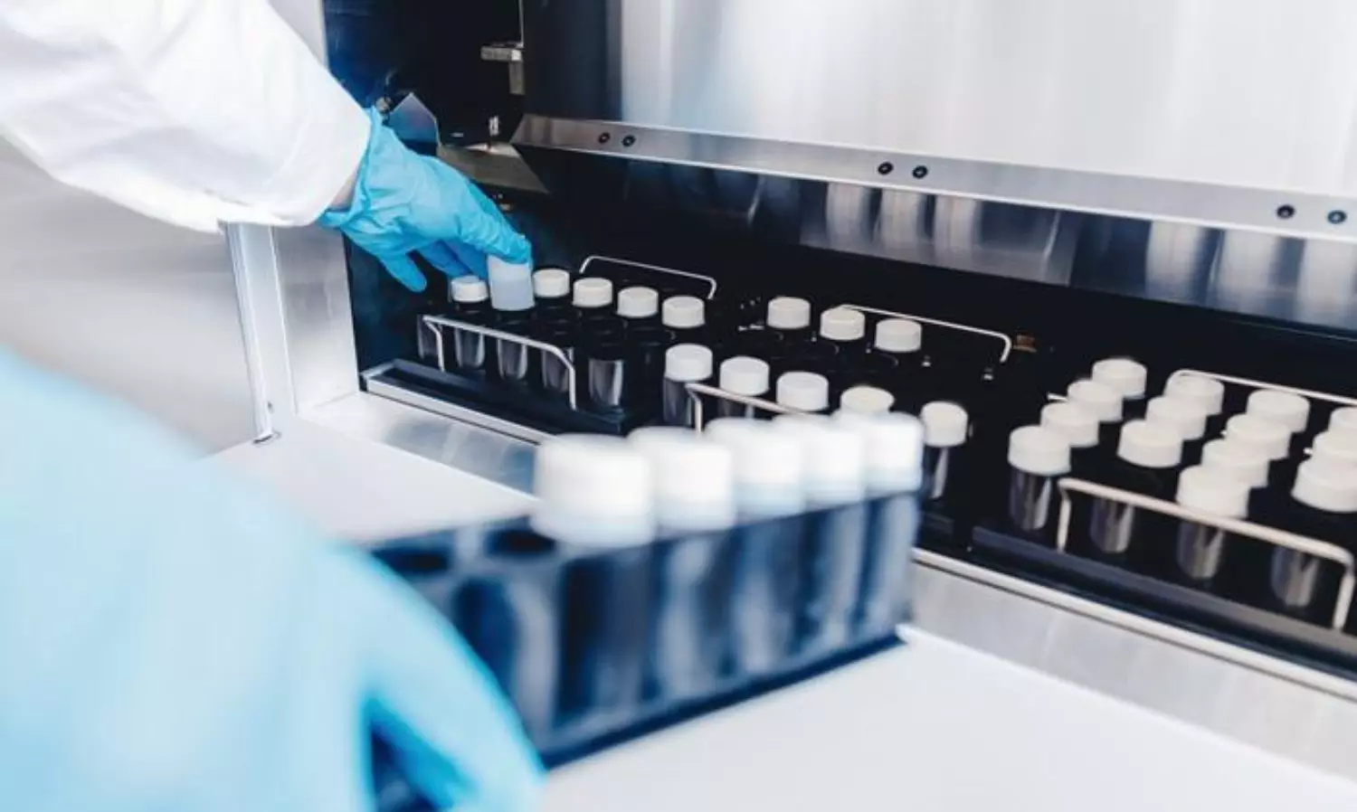 పో*ర్న్ చూపించి వీర్యం సేకరణ!... తెరపైకి షాకింగ్ విషయాలు!