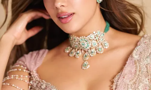 Janhvi Kapoor Glows on the Ramp for Jayanti Reddy Janhvi Kapoor Glows on the Ramp for Jayanti Reddy