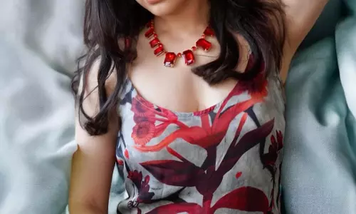 Sanjeeda Shaikh Looks Serene in Bloom Grace, Glamour & Poise!