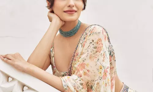 Manushi Chhillar’s Serene Saree Style Wins Hearts