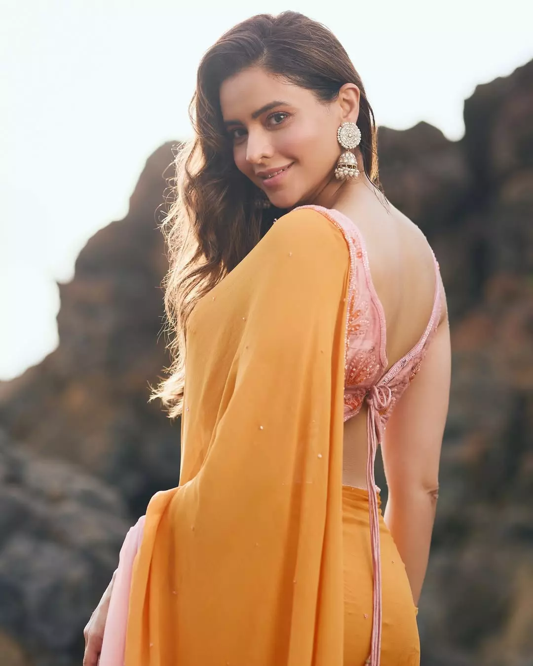 Aamna Sharif In Yellow Saree Is Lifetime To Come