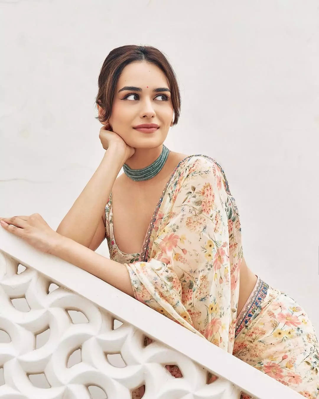 Manushi Chhillar’s Serene Saree Style Wins Hearts