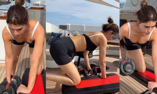 Kriti Sanon Flaunts Biceps On 35th Birthday!