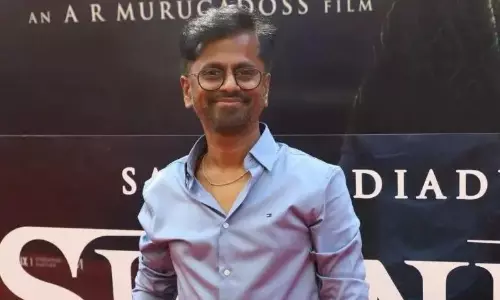 AR Murugadoss Feels Handicapped In Bollywood Sets!
