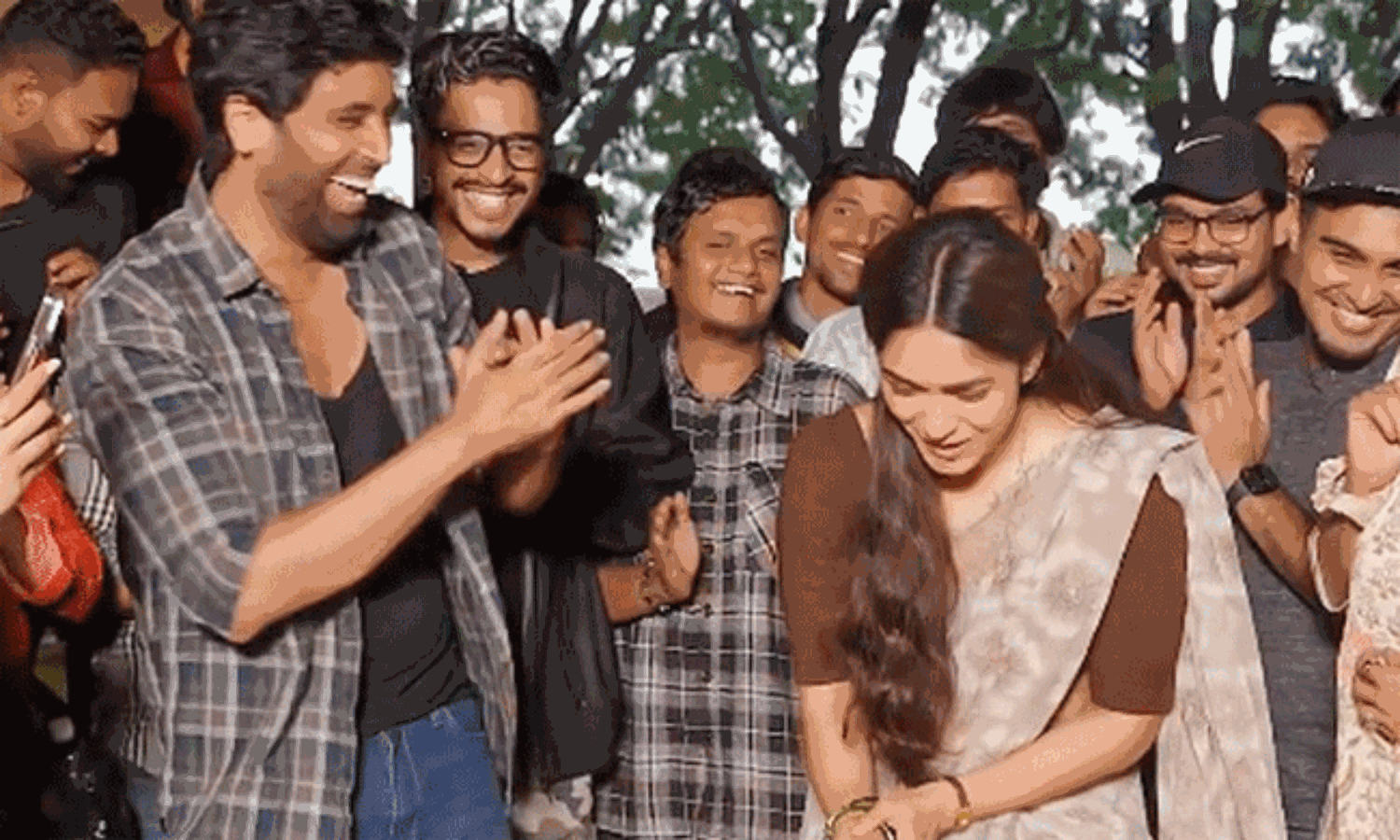 Mrunal Thakur Gets Surprise Birthday Treat From Adivi Sesh Mrunal Thakur Gets Surprise Birthday Treat From Adivi Sesh