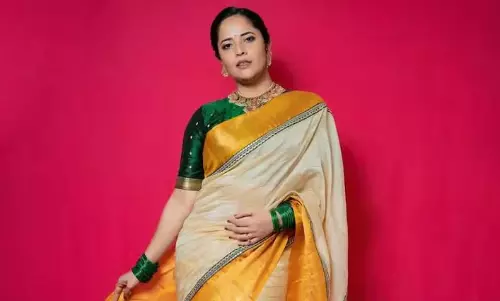 Anasuya Warns Young Men In Event
