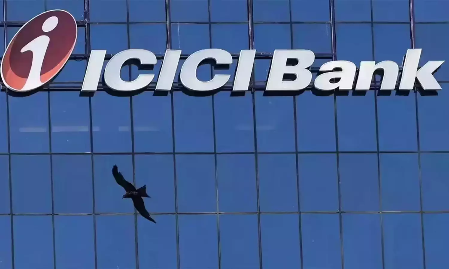 మినమం 50వేలు ఉండాలి.. ఖాతాదారులకు ఐసీఐసీఐ షాక్