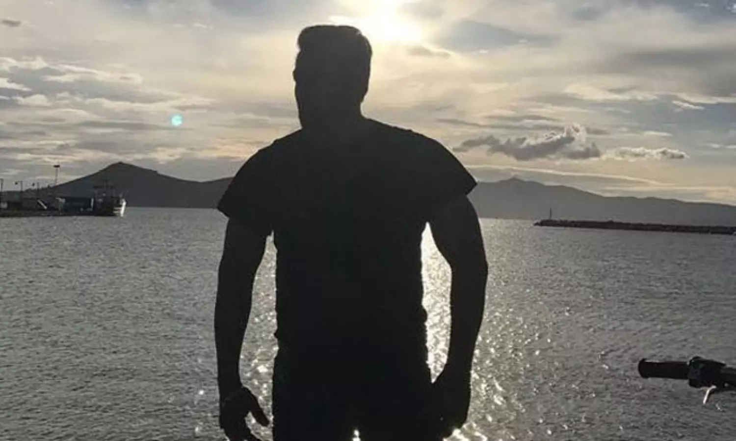 సెట్లు ప‌డ‌గొట్టి మంచు కొండ‌ల్లోకి స్టార్ హీరో జంప్