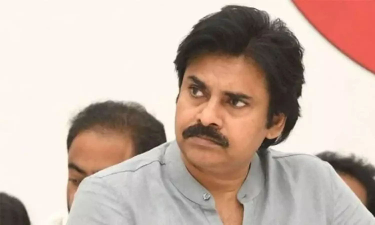 సినిమాలు రాజకీయాలు...పవన్ ప్లాన్ అదేనట ?