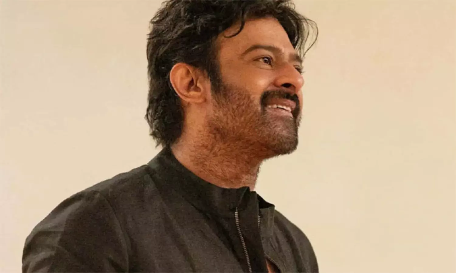 బీటౌన్ లో ప్రభాస్ మార్క్.. రాజాసాబ్ తో పోటీలో కాంప్రమైజ్