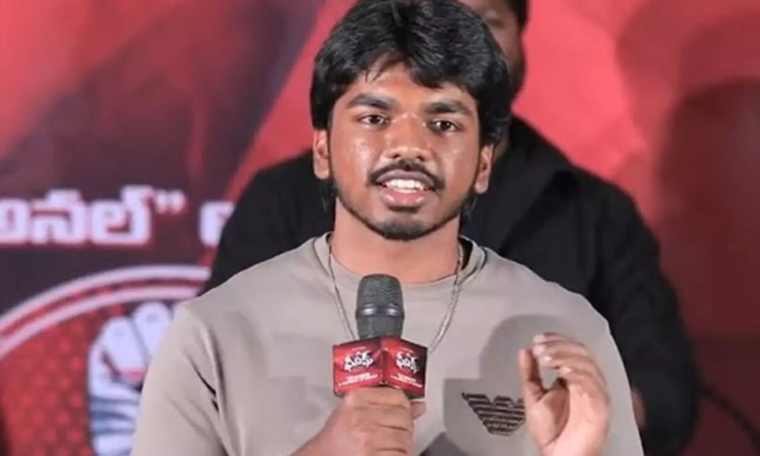 మహేష్ డైలాగ్ తో అదరగొట్టేసిన విజయ్ సేతుపతి కొడుకు.. దింపేశాడు భయ్యా!