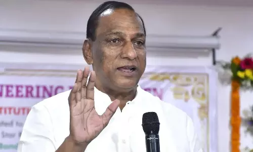 నాకేమ‌న్నా వ‌య‌సైపోయిందా.. త‌ప్పుకోనికి:  మ‌ల్లారెడ్డి