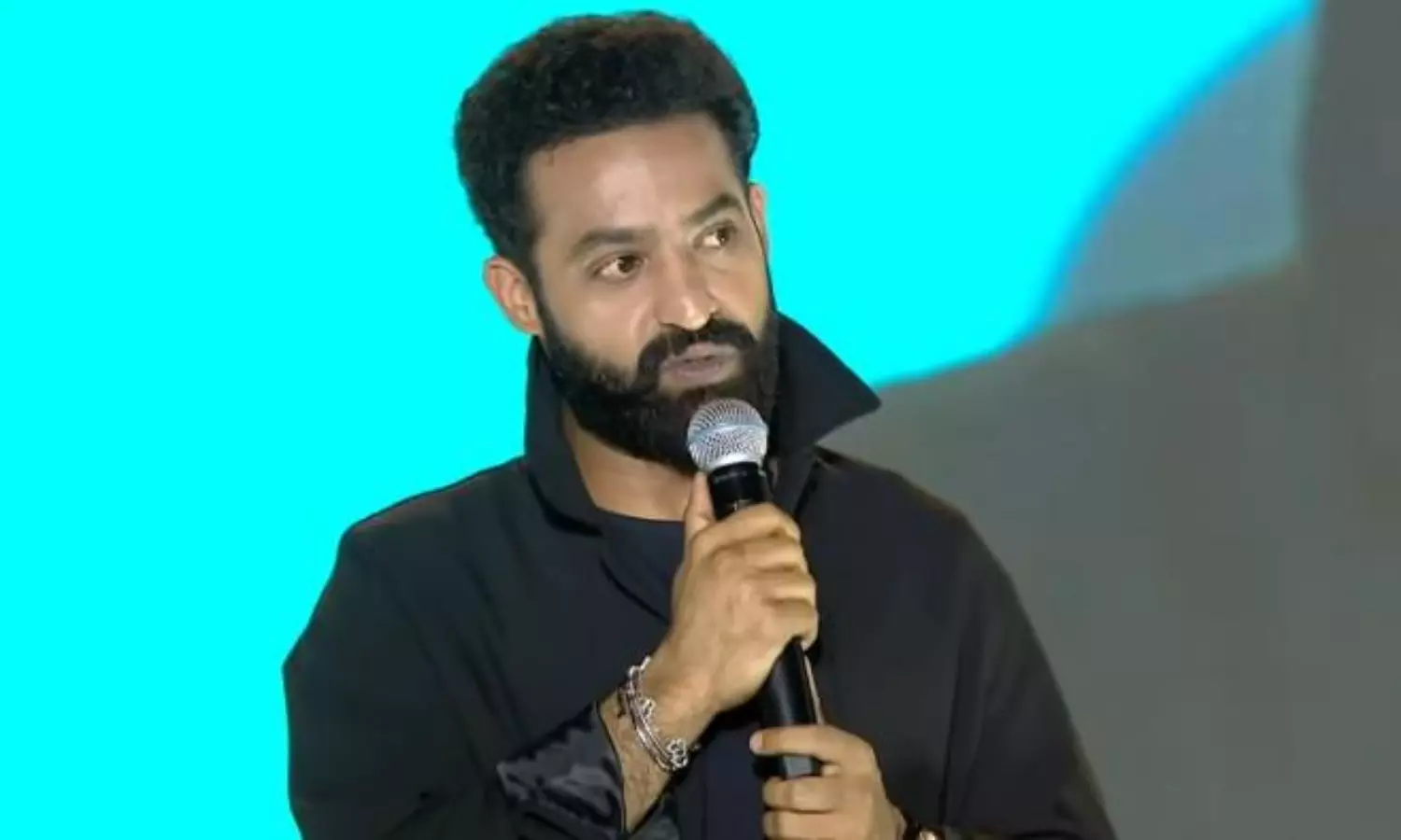 వార్ 2 ఒప్పుకోవ‌డానికి కార‌ణం అదే: ఎన్టీఆర్