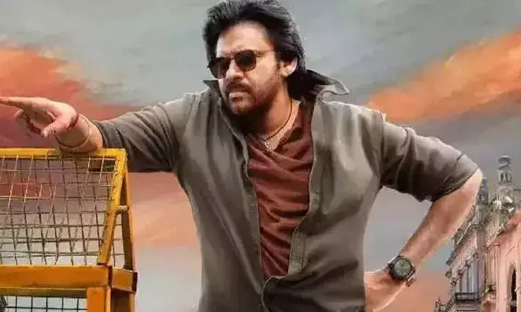 వారంలో పవర్ స్టార్ తో పని పూర్తి..అంతలోనే ఇలా! వారంలో పవర్ స్టార్ తో పని పూర్తి..అంతలోనే ఇలా!