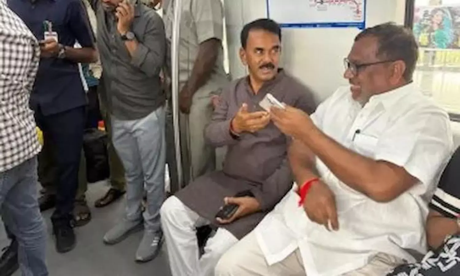 మంత్రి జూపల్లికీ తప్పని ట్రాఫిక్ కష్టాలు!