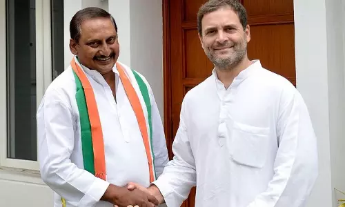 రాహుల్ తెలివి ఉపయోగించు...ఒకనాటి సన్నిహితుడి ఘాటు వ్యాఖ్యలు