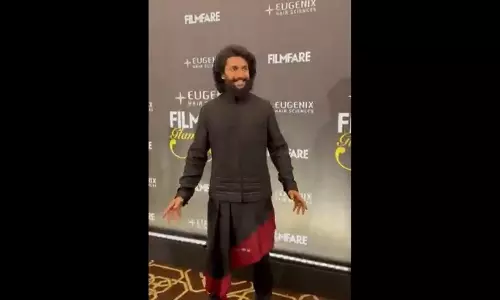 నాని ర్యాంప్ వాక్ డ్రెస్.. అసలు సెట్ అయినట్లు లేదే!