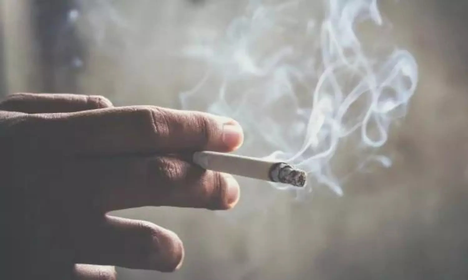 సిగరేట్ తాగే పురుషుల సంఖ్య పెరుగుతుందా..? తాజా సర్వేలో సంచలన విషయాలు..