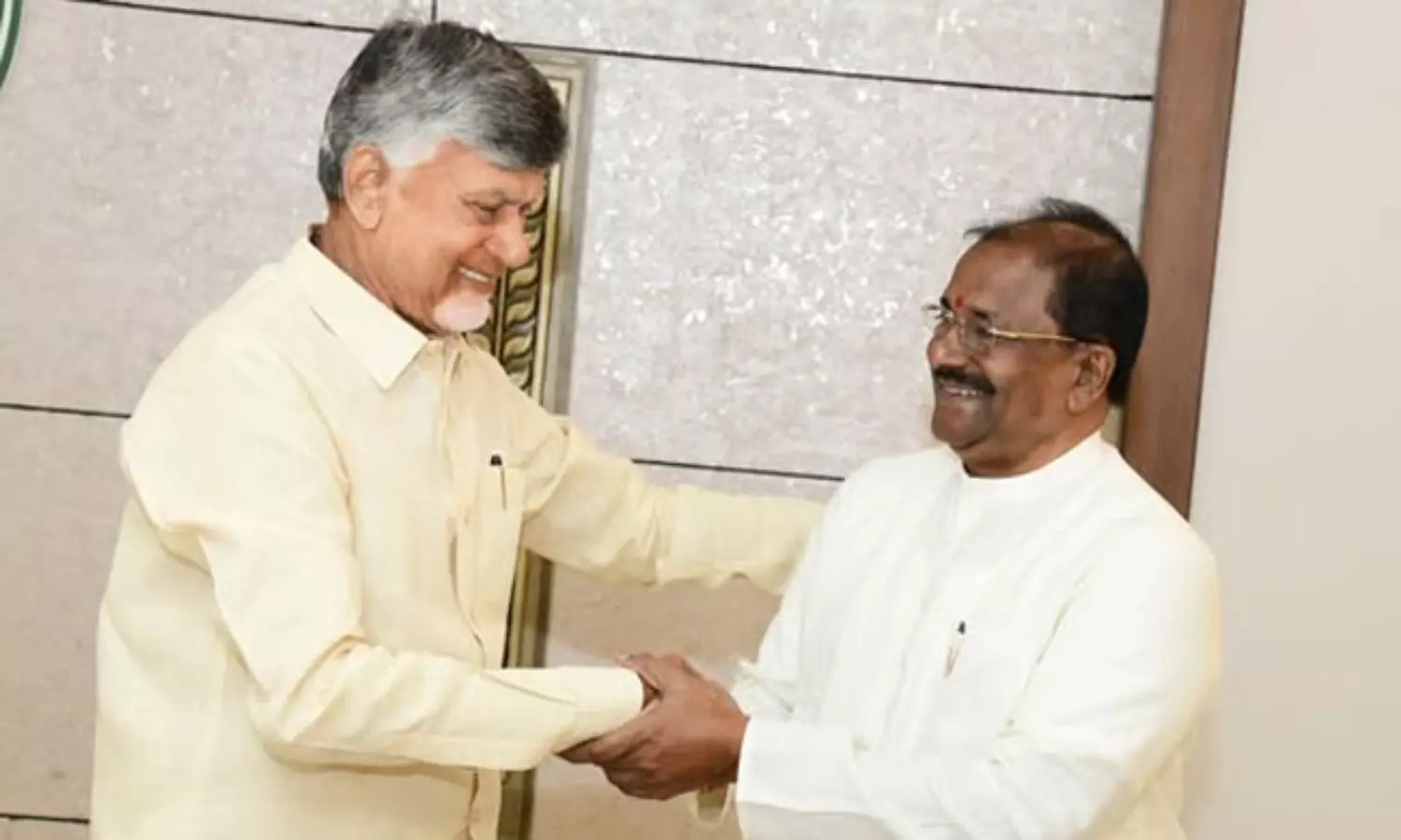 బాబుతో సోము వీర్రాజు...ఇంట్రెస్టింగ్ భేటీ !