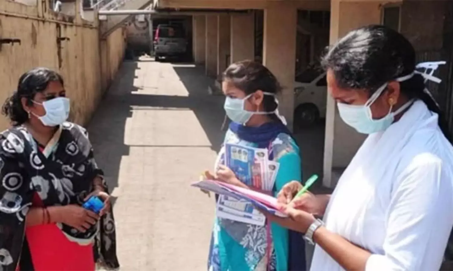 ఏపీలో వంటీర్లకు ఆరేళ్లు.. అందరూ మరిచిపోయారు.. ! ఏపీలో వంటీర్లకు ఆరేళ్లు.. అందరూ మరిచిపోయారు.. !