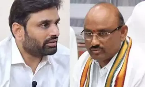 తండ్రిపై కొడుకు పైచేయి.. దటీజ్ పాలిటిక్స్.. ! తండ్రిపై కొడుకు పైచేయి.. దటీజ్ పాలిటిక్స్.. !