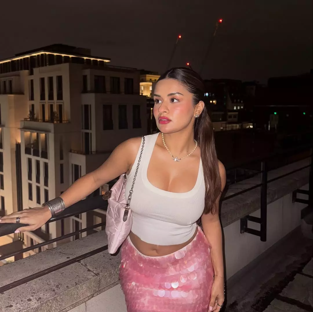 Avneet Kaur Like a Queen in the Heart of London