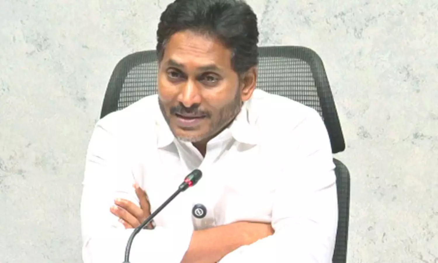 చంద్రబాబుతో రాహుల్ హాట్ లైన్ చర్చలు.. జగన్ సంచలన ఆరోపణలు