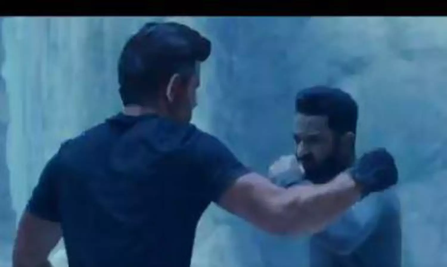 వీడియో : మాస్‌కి పిచ్చెక్కించే వార్‌ 2 విజువల్స్‌