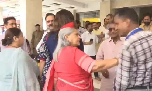 అగ్ర హీరోయిన్లు ర‌చ్చ‌కెక్క‌డం వెన‌క పాత క‌క్ష‌లు