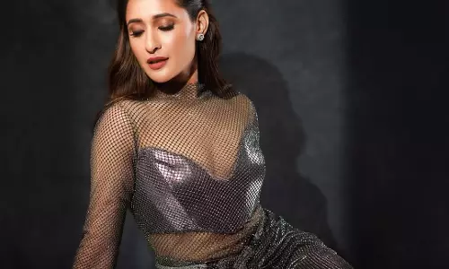 Pragya Jaiswal is Fit and Fabulous at Film Fare