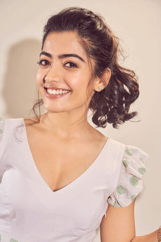 Rashmika Mandanna�s Effortless Glow in Minimalist Chic