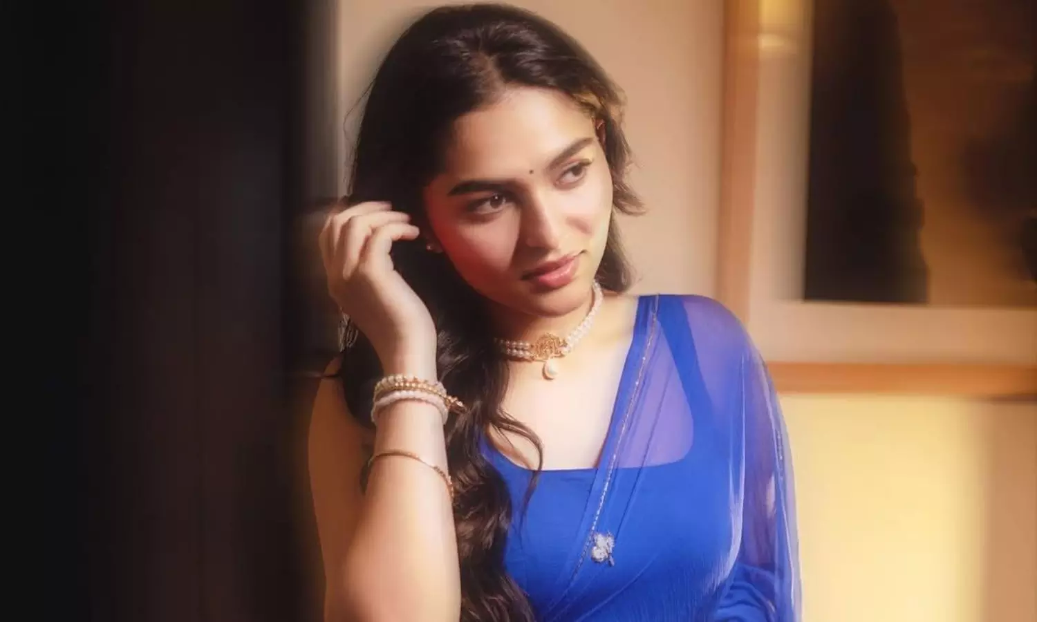 పిక్టాక్ : చీర కట్టులో డ్రాగన్ బ్యూటీ మెరుపులు పిక్టాక్ : చీర కట్టులో డ్రాగన్ బ్యూటీ మెరుపులు