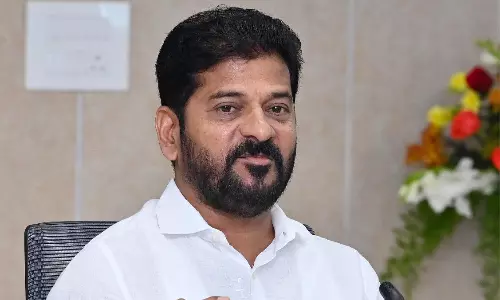రేవంత్ రెడ్డి హ్యాండిల్ చేయలేకపోతున్నారా ?