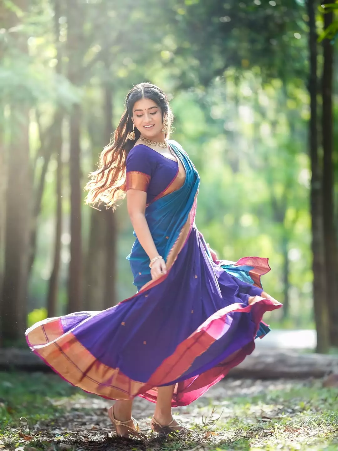 Rashi Slips Into Village Girl Look