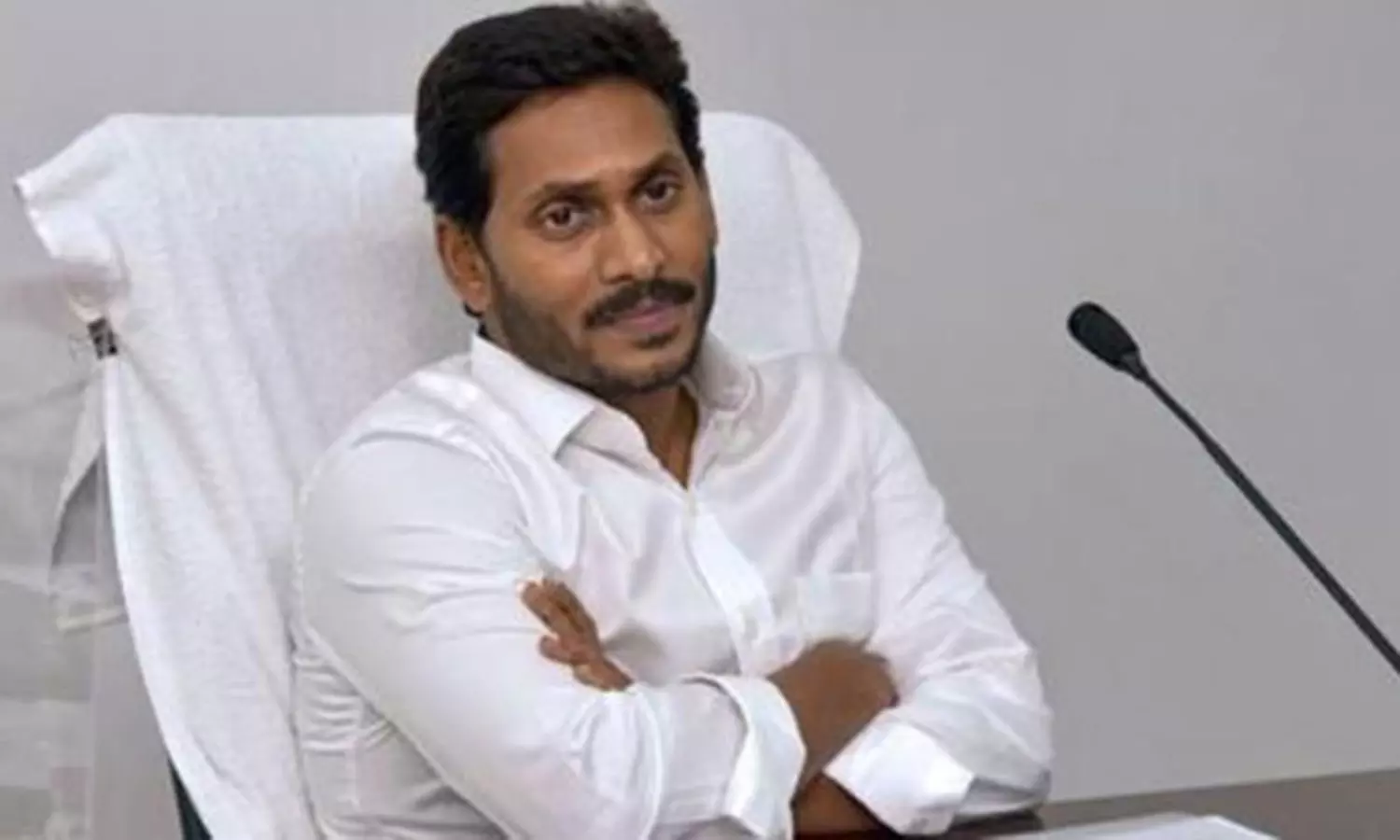 ఇంత ఓటమి వేళలోనూ జగన్ ను వదలని 11 ఇంత ఓటమి వేళలోనూ జగన్ ను వదలని 11
