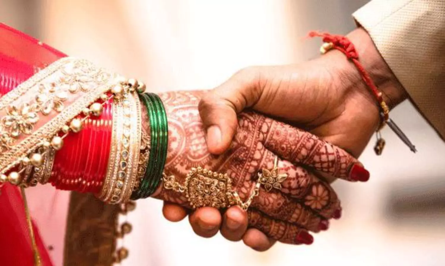 హైదరాబాద్ లో మతం మార్చి హిందూ అమ్మాయిని పెళ్లి చేసుకున్న పాకిస్తానీ అబ్బాయి హైదరాబాద్ లో మతం మార్చి హిందూ అమ్మాయిని పెళ్లి చేసుకున్న పాకిస్తానీ అబ్బాయి