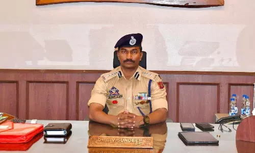 8 ఏళ్లలో ఆరు శౌర్య పతకాలు..  తెలుగు ఐపీఎస్ ఘనత