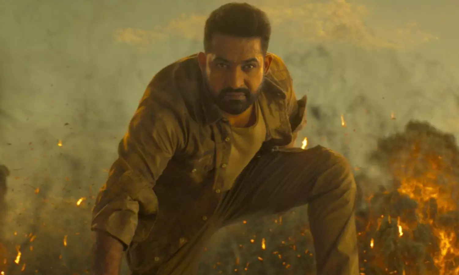 వార్ 2.. ఎన్టీఆర్ కోసమే ఆ మార్పులా..?