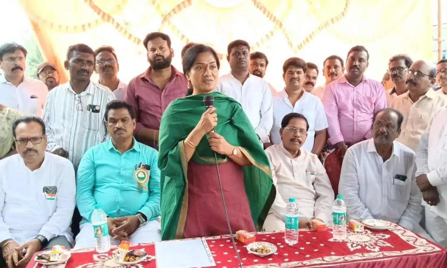 లచ్చన్నకు గౌరవం....శిరీషకు ప్రాభవం ! లచ్చన్నకు గౌరవం....శిరీషకు ప్రాభవం !