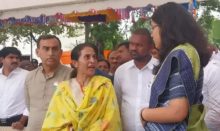 కడప రెడ్డమ్మ సమస్యేంటి? కుర్చీ ఫోబియో పట్టుకుందా?