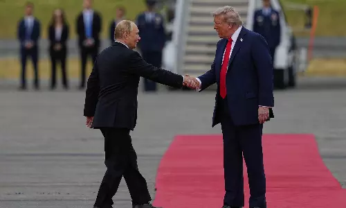 పుతిన్ ముందు షో చేసిన ట్రంప్! అవసరమా?