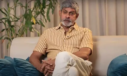 డైరెక్టర్ తప్పిదం.. ఆ క్షణమే చనిపోవాల్సింది అంటున్న స్టార్ హీరో!