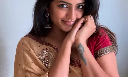 Fans Adore Eesha Rebba Slays Traditional Saree