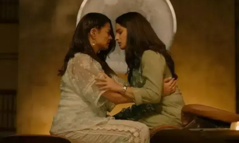 వెబ్ సిరీస్ లో లెస్బియన్ లిప్ లాక్.. ఇప్పుడు చర్చంతా దీనిపైనే