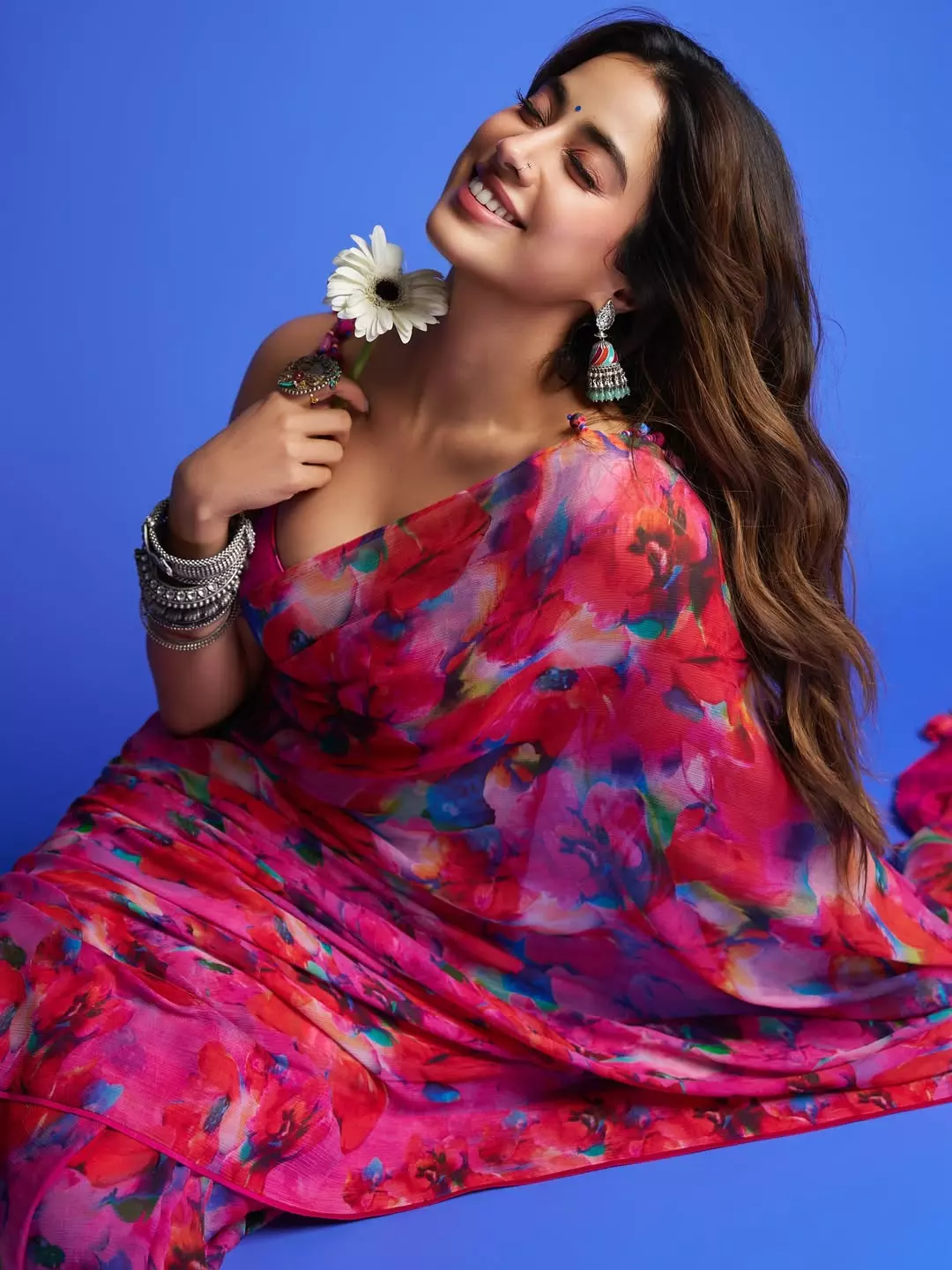 Janhvi Kapoor in floral saree promotes Param Sundari Janhvi Kapoor in floral saree promotes Param Sundari