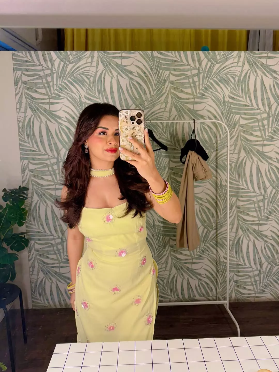 Avneet Kaur Glows in Yellow Suit for Independence Day Celebration
