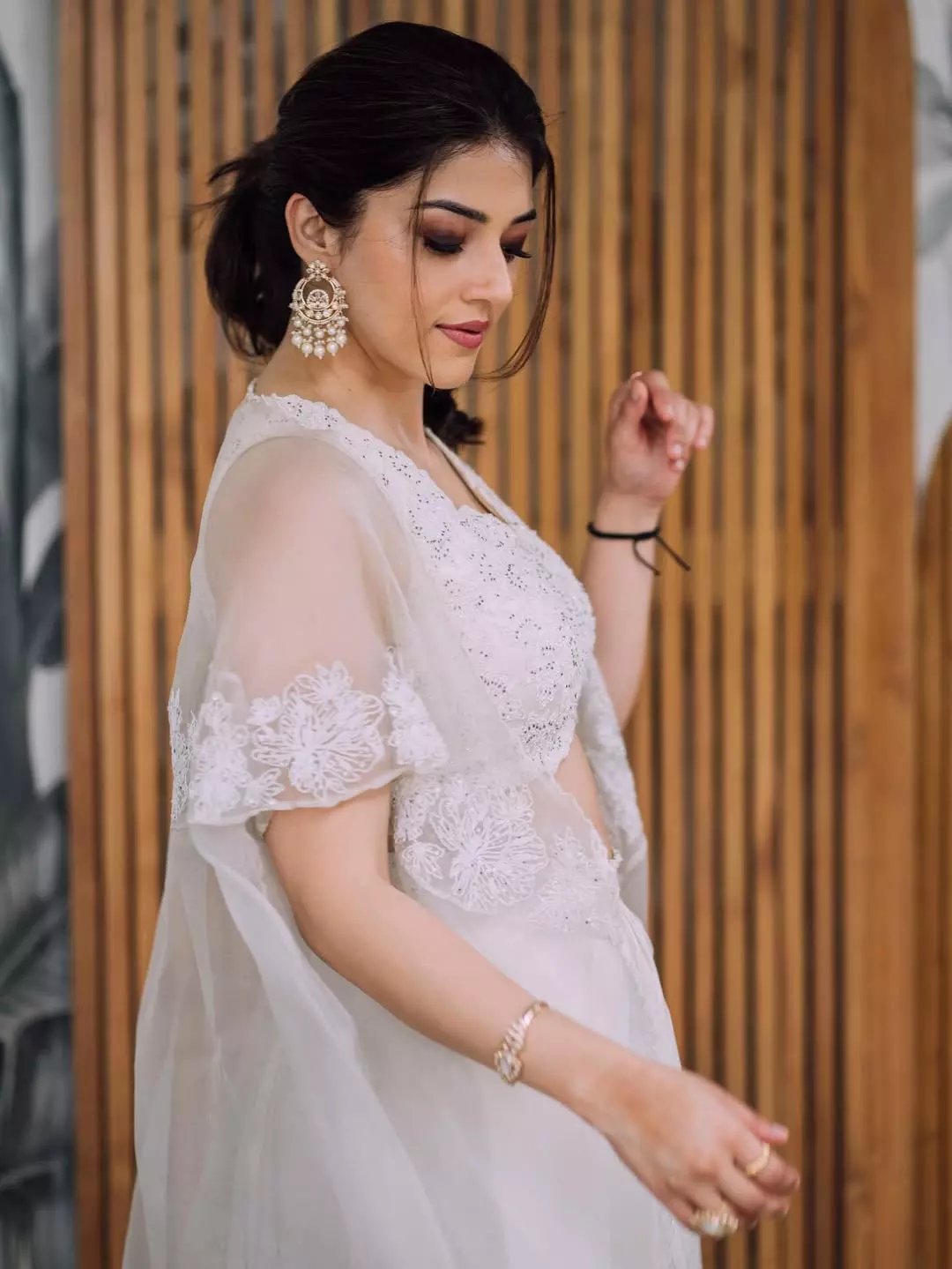 Mehreen Pirzada Dazzling in Elegant White Lace Dress Mehreen Pirzada Dazzling in Elegant White Lace Dress