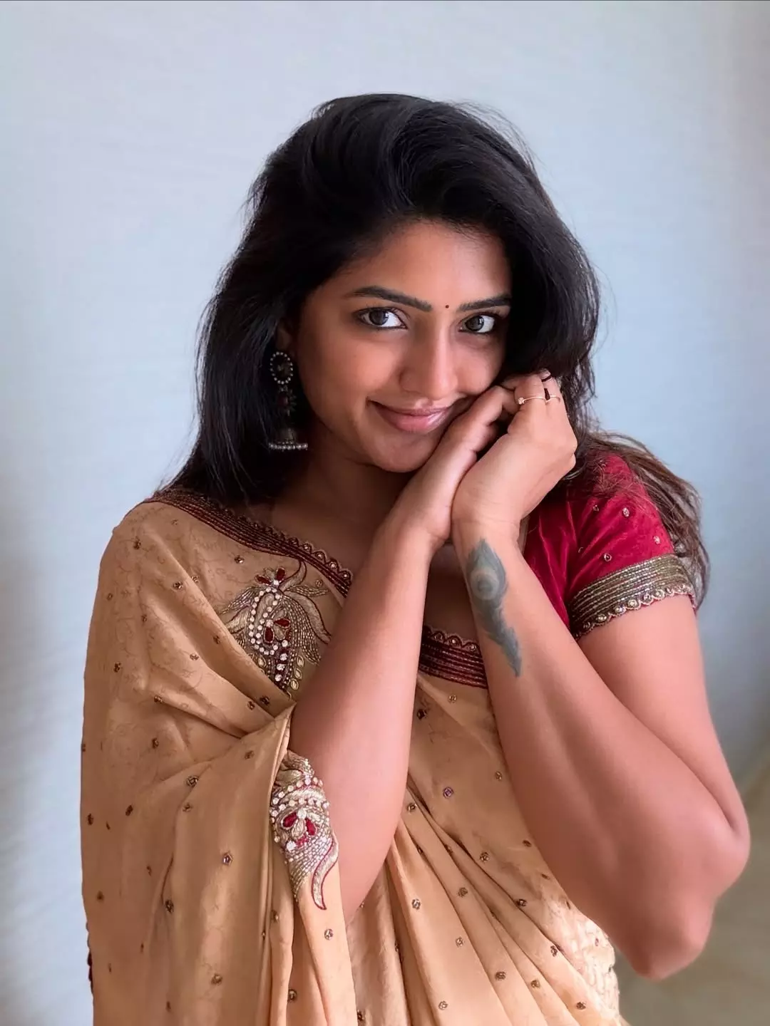 Fans Adore Eesha Rebba Slays Traditional Saree Fans Adore Eesha Rebba Slays Traditional Saree
